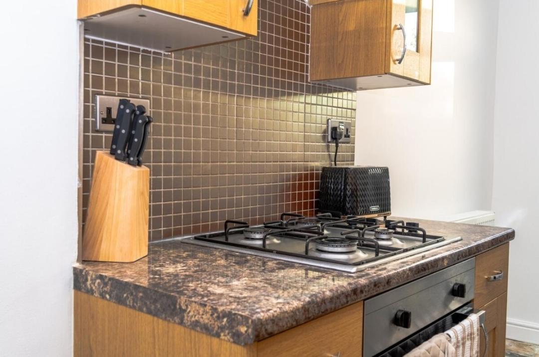 Charming York House- Walking Distance To Town Centre Villa Luaran gambar